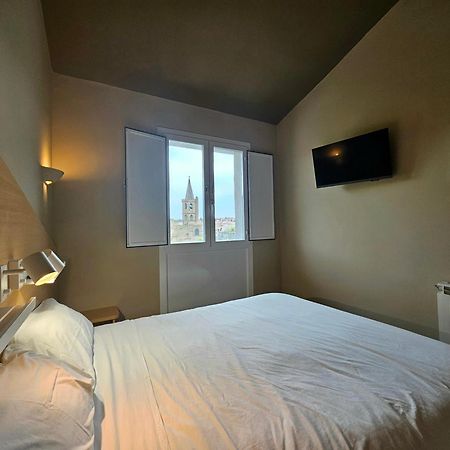 Hostal Jp Y Estudios Sangüesa Zewnętrze zdjęcie