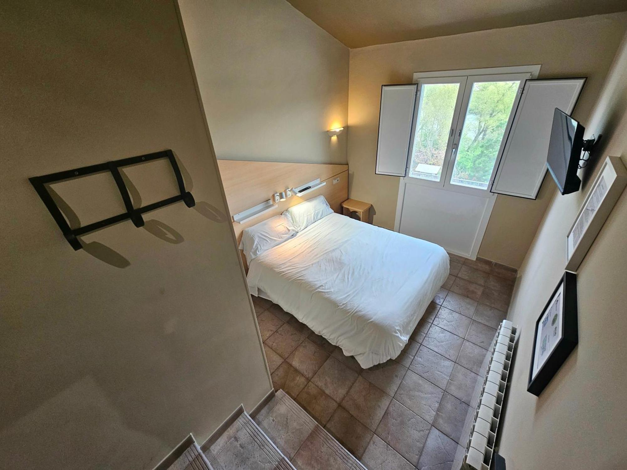 Hostal Jp Y Estudios Sangüesa Zewnętrze zdjęcie
