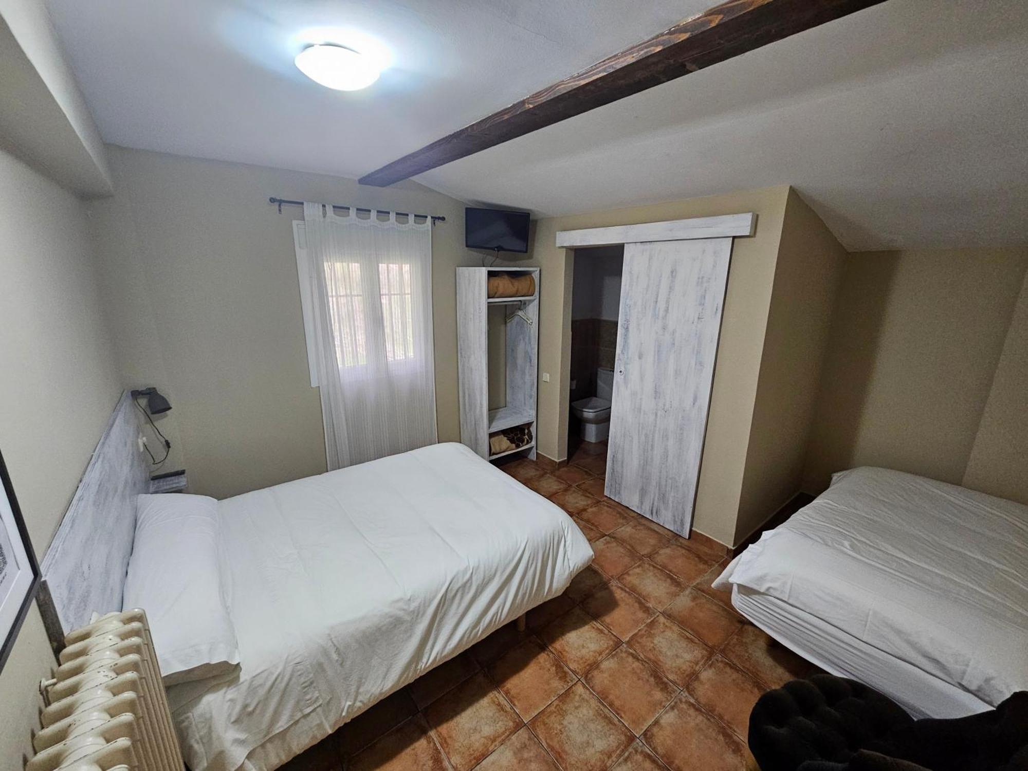 Hostal Jp Y Estudios Sangüesa Zewnętrze zdjęcie