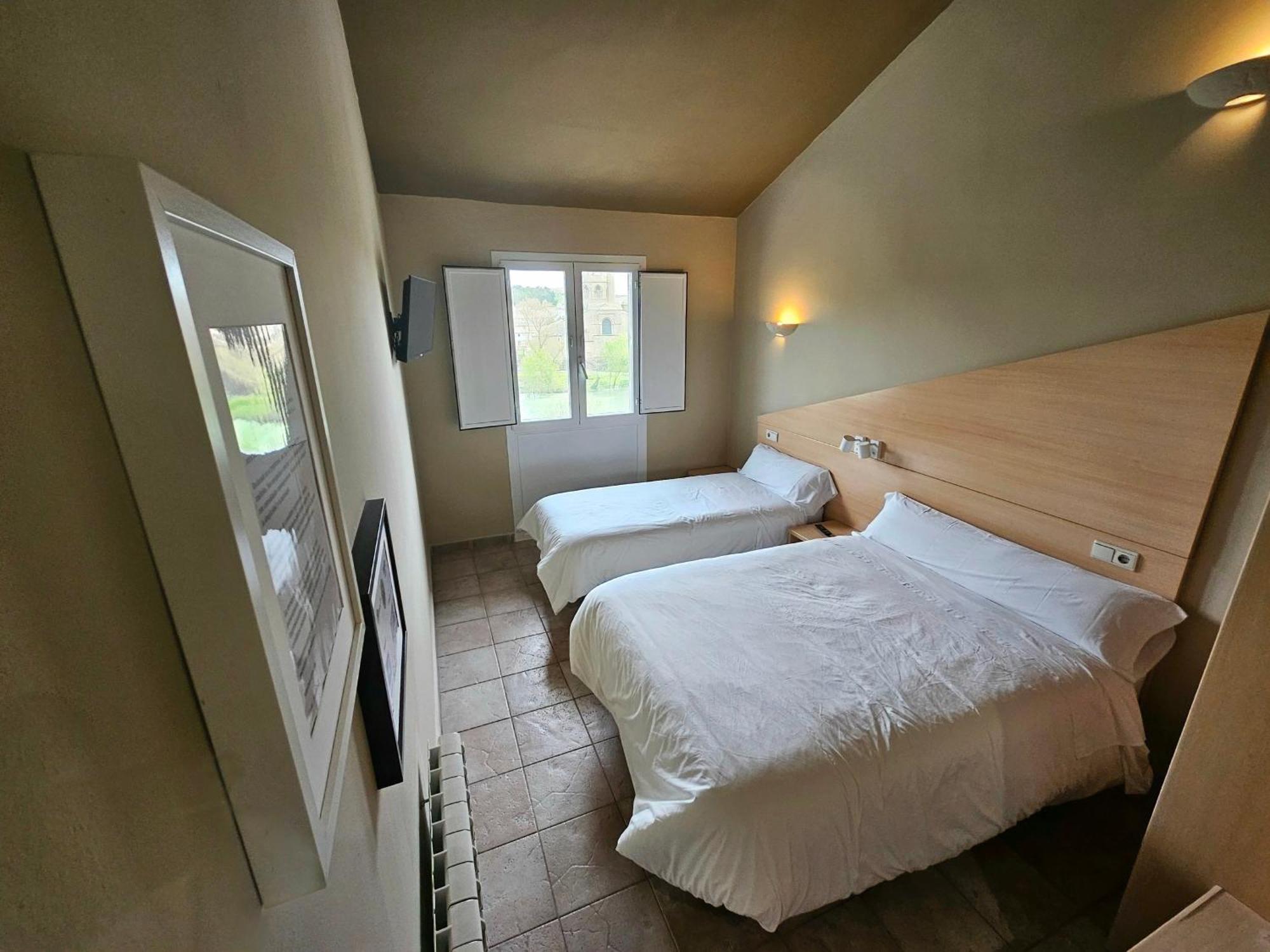 Hostal Jp Y Estudios Sangüesa Zewnętrze zdjęcie