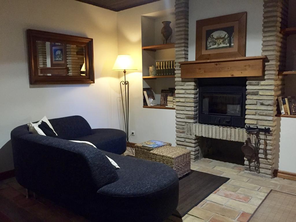 Hostal Jp Y Estudios Sangüesa Zewnętrze zdjęcie